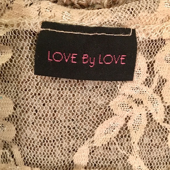 🌼FREE with bundle of 3+ items!🌼 Lace Shirt - Picture 4 of 4